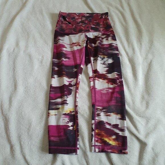 Lululemon Women's Size 6 Wunder Under Wild Berry Rumble Cropped Leggings - Picture 2 of 12
